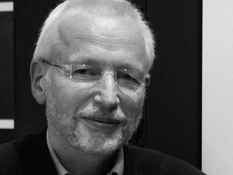 April Issue:Andrzej Bilunski